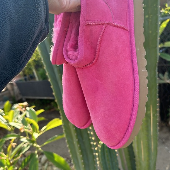 Women’s UGG ULTRA MINI HOT PINK #7 - Picture 4 of 10